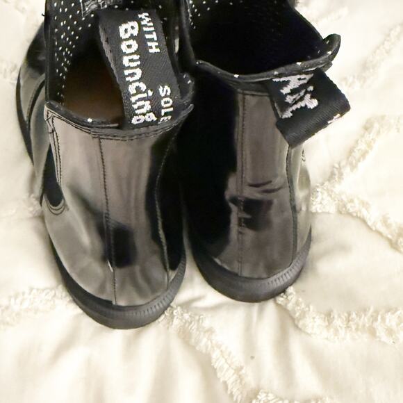 DR MARTENS | Flora Shine Shiny Chelsea Boots Pull-on Elastic Black | Size 10 - Picture 5 of 7